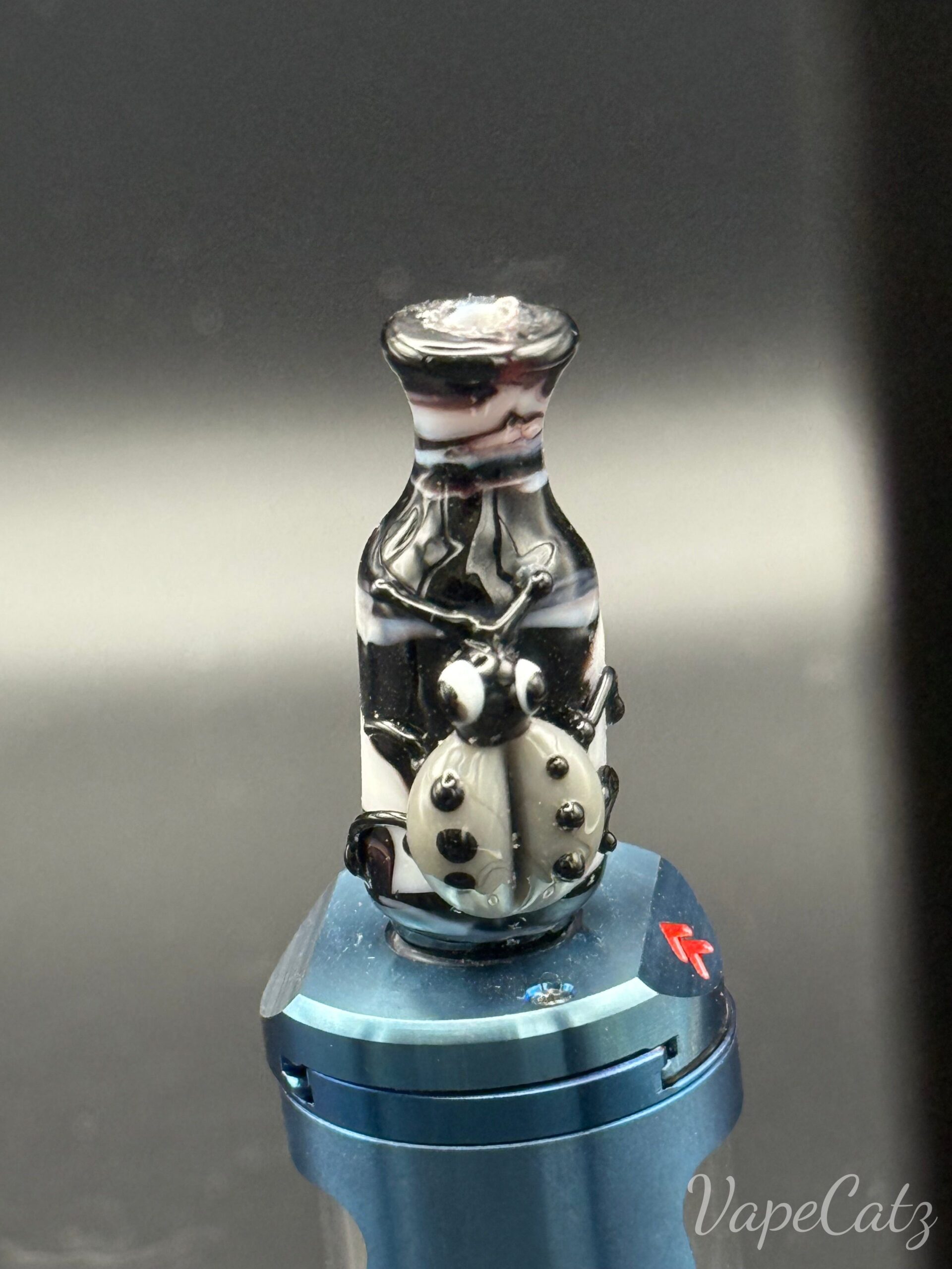 510-fancy-glass-with-lady-bug-drip-tip-y8-vape-accessories-510-replacement-tips-grey-303779